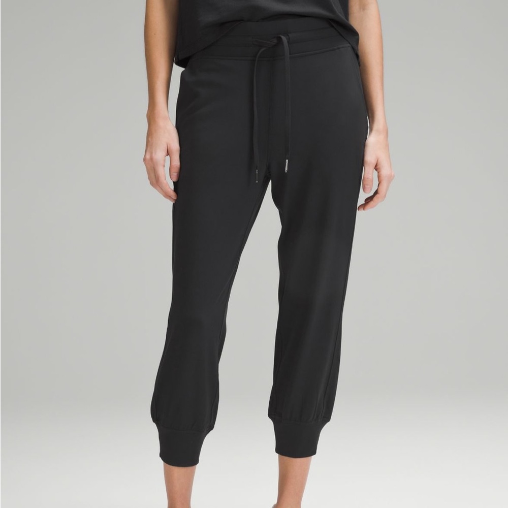 Lululemon Ready to Rulu Jogger Crop size 8
New
Asking what I paid for